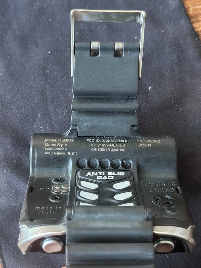 Mares GENIUS Color tech dive computer (black) with TWO Mares Transmitters!