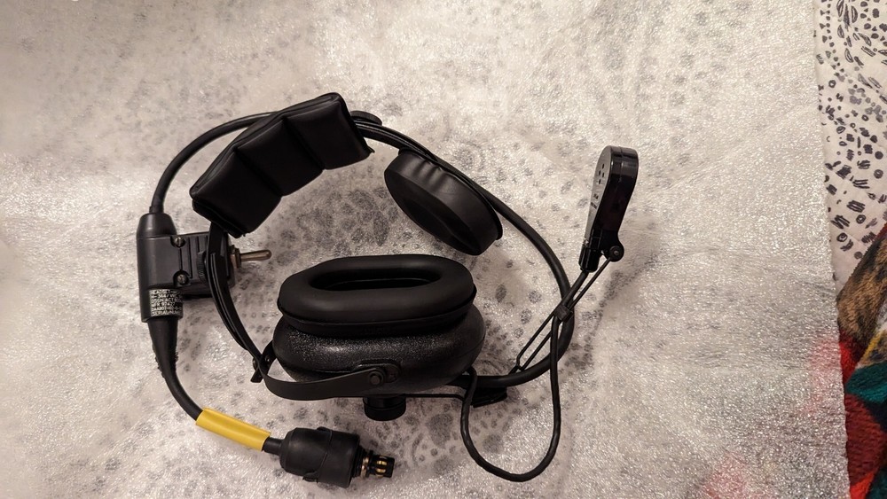 Astrocom VIS command & control Gentex Headset w/ Microphone A3206088 93C8581