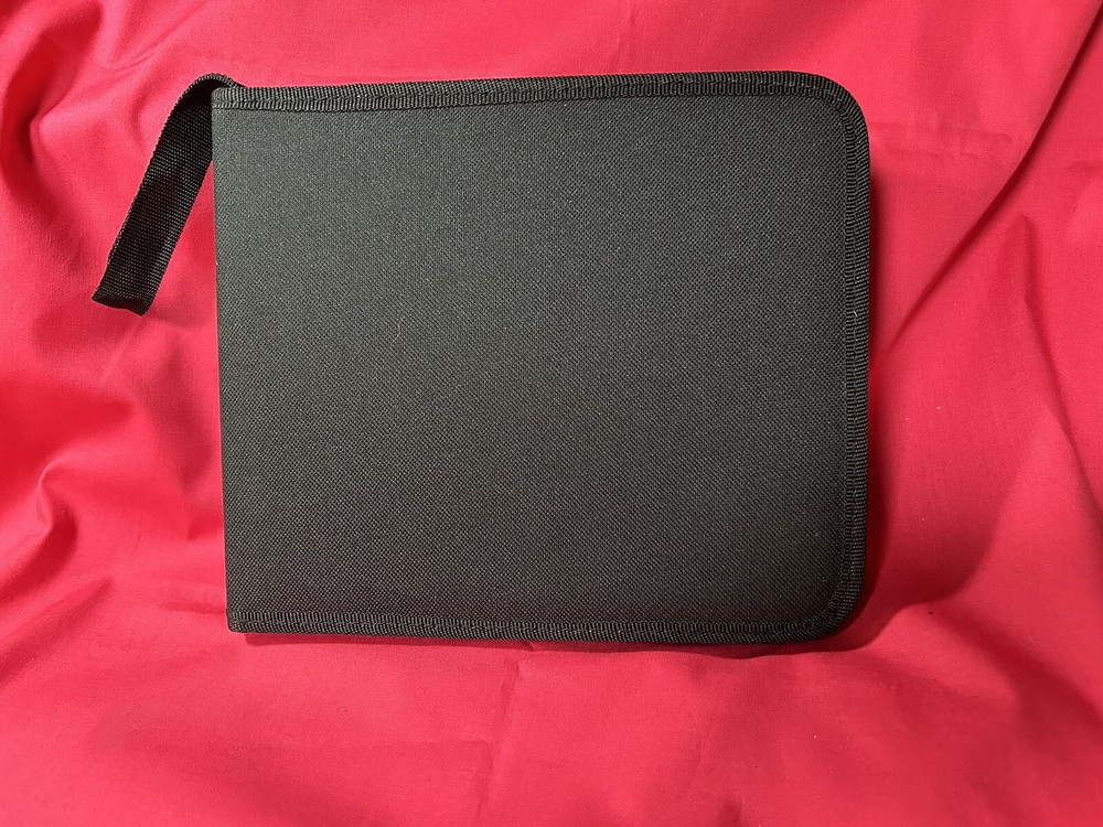 Brand New 30 Piece Drawing Set Including Case
