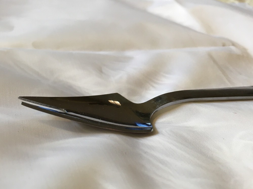 1 Medium Solid Cold Meat Fork Serving Italy Capri CAP2 Sleek MCM 9934 Stainless