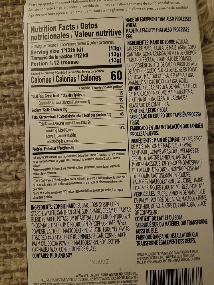 Wilton Decorating Kit Halloween Hand Scary