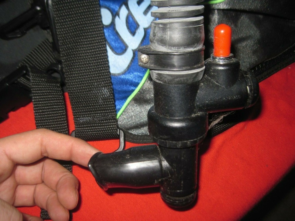 CRESSI-SUB ACQUAPRO 3 Buoyancy Compensator Size: MEDIUM