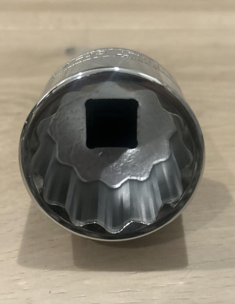 Powerbuilt 1–1 1/16” Socket