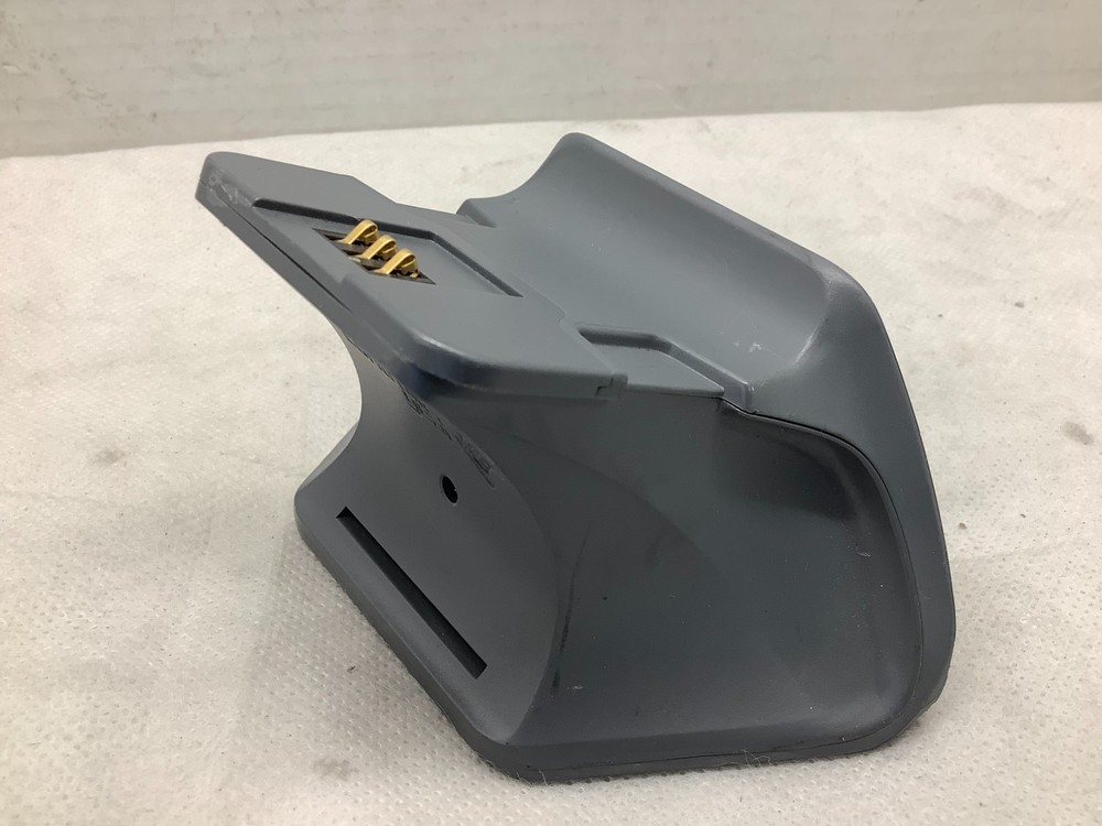 XBOX Controller Gear Universal Xbox Pro Charging Stand Night Ops Camo