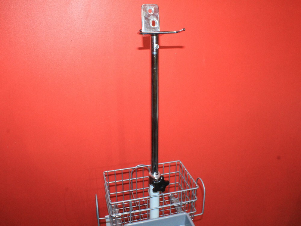 EXCELLENT CRITICARE ADJUSTABLE ROLLING 5-WHEEL LOCKING STAND HANDLE & BASKET 40"
