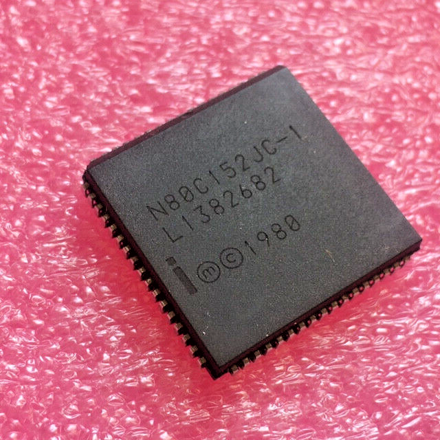 3pc N80C152JC-1 8Bit ROM-less Universal Communications Controller PLCC68