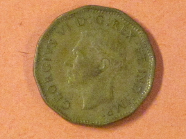 1943 Five Cents- Canada - KM# 40 / Very nice example (L1)