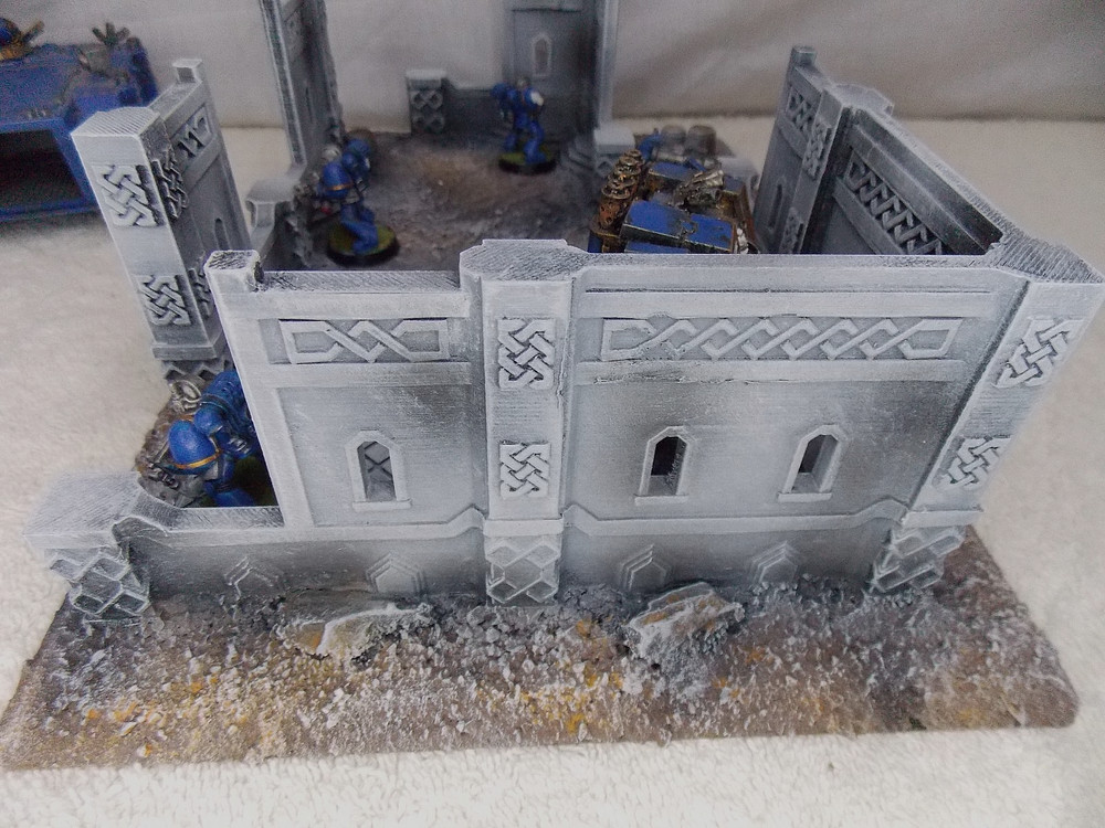 WARGAMING TERRAIN PAINTED BUILDING