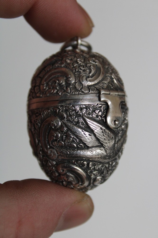 Antique 19th Century Sterling Silver Phoenix Egg Etui Thimble Case & Thimble