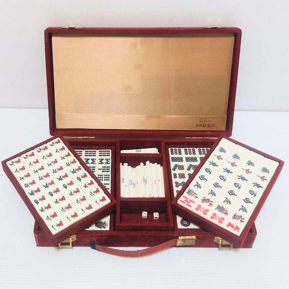 Nintendo Mahjong Set with Velvet Case