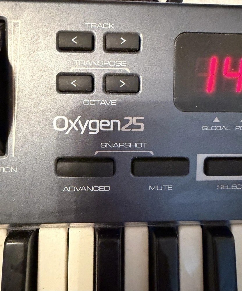 M-Audio Oxygen 25 Key 3rd Gen MIDI Controller Keyboard Tested