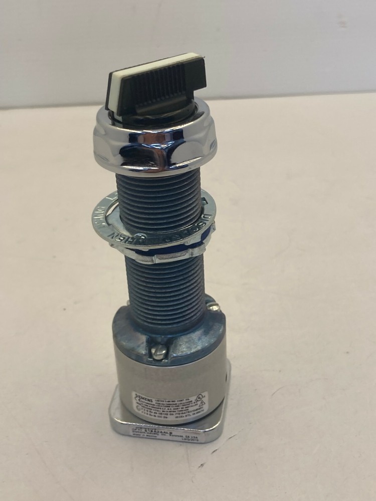 SIEMENS 51SA2AALB SELECTOR SWITCH 2 POSITION MAINTAINED LONG NNB
