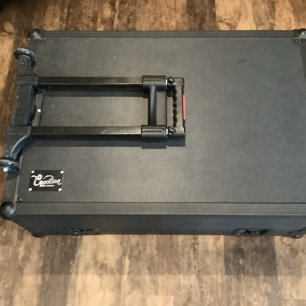 Custom Made Pedal Board And Custom Hard Rolling Case