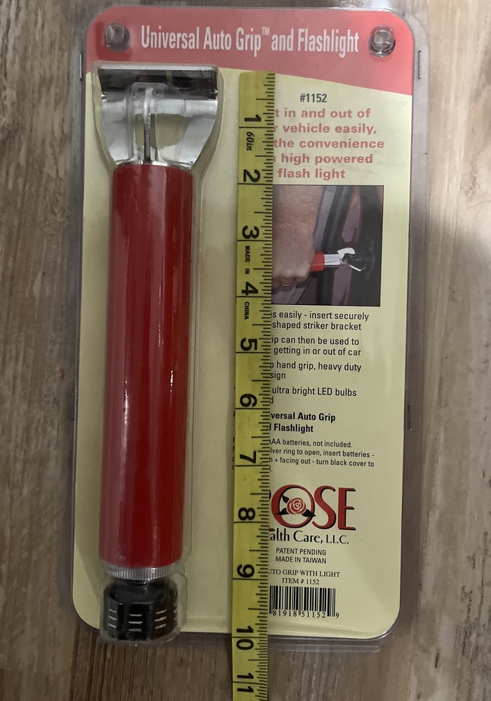 UNIVERSAL AUTO GRIP & FLASHLIGHT - #1152 - NIP!