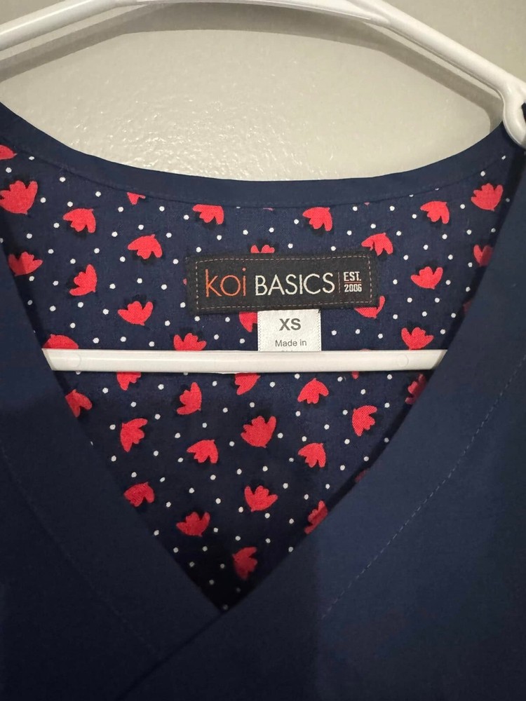 Koi Basics Scrub Top Gently Used Size XS