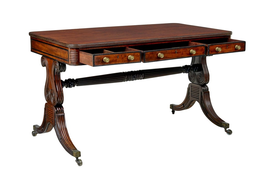 19TH CENTURY WILLIAM IV MAHOGANY LIBRARY DESK