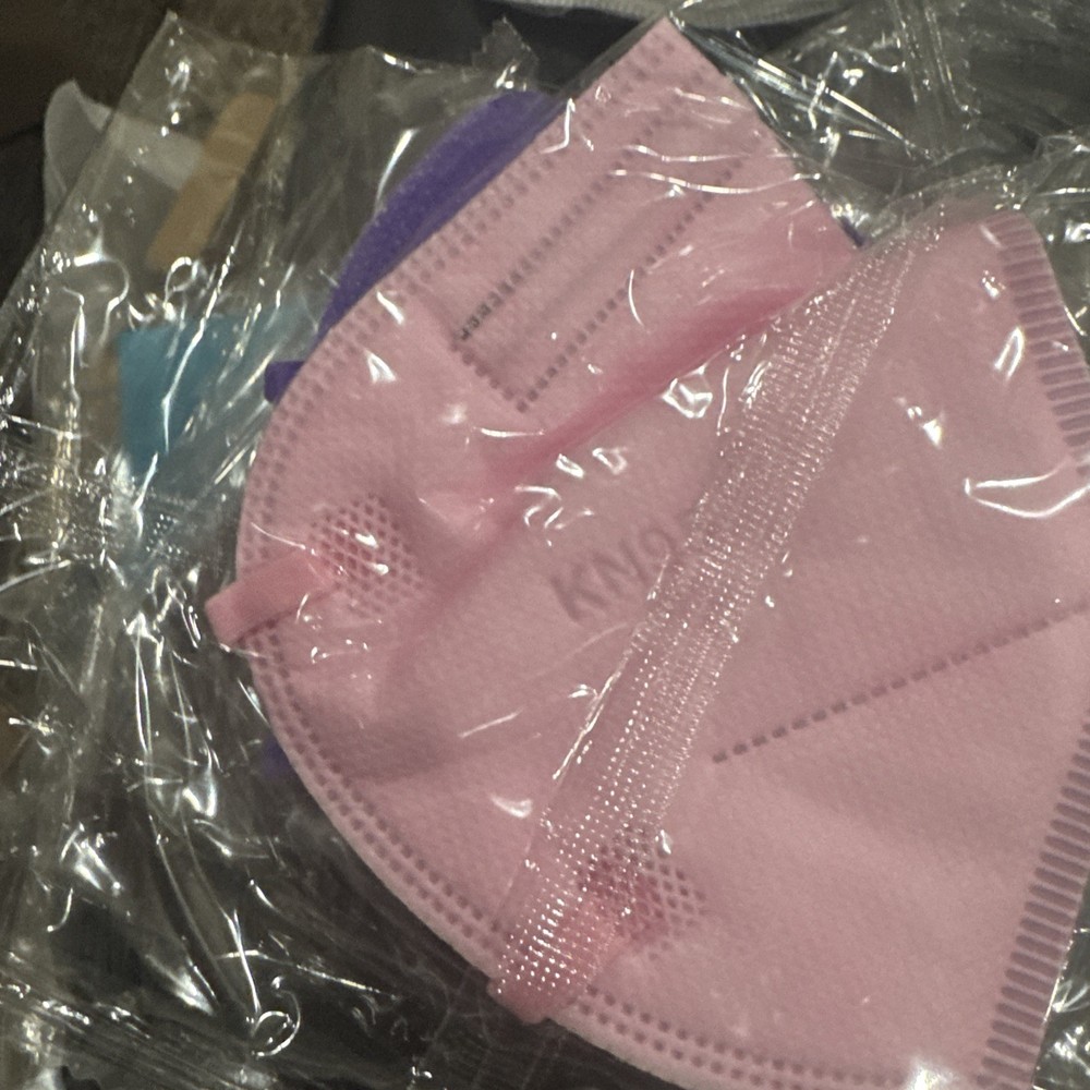 Pack 128 KN95 disposable face mask multiple colors