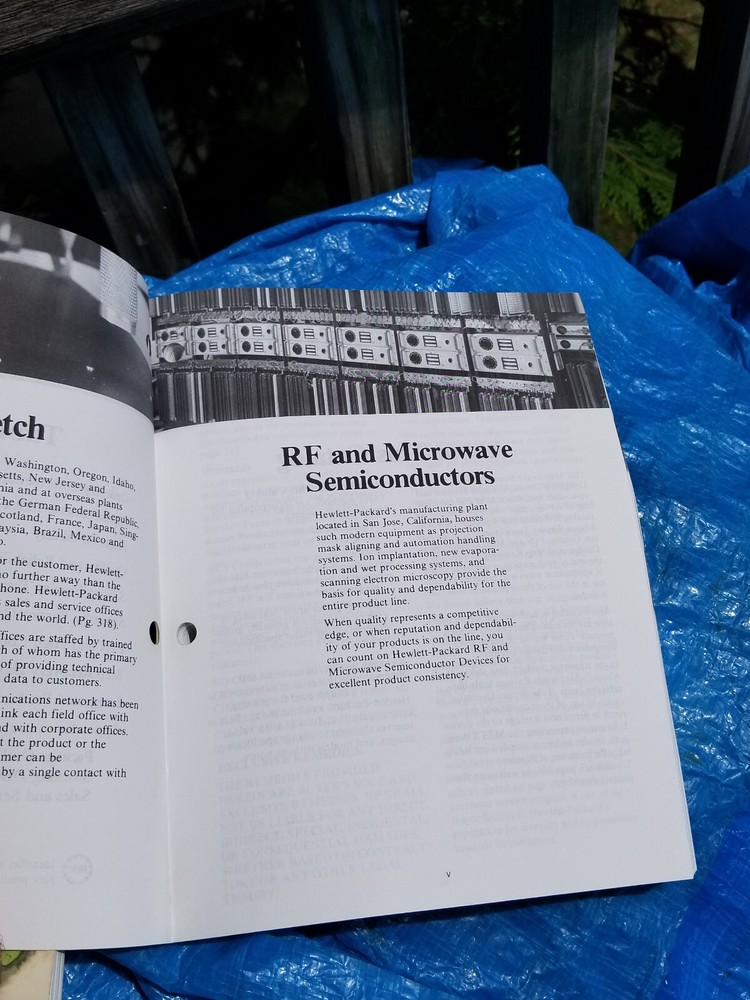 2 VINTAGE ELECTRONICS BOOKS HEWLITT PACKARD DIODE TRANSISTOR CATALOG 1982 , '84