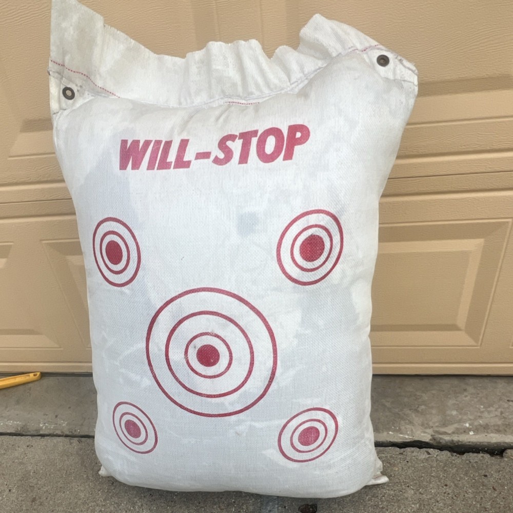 WILL-STOP Bag Target for Archery White with Red Target Circles
