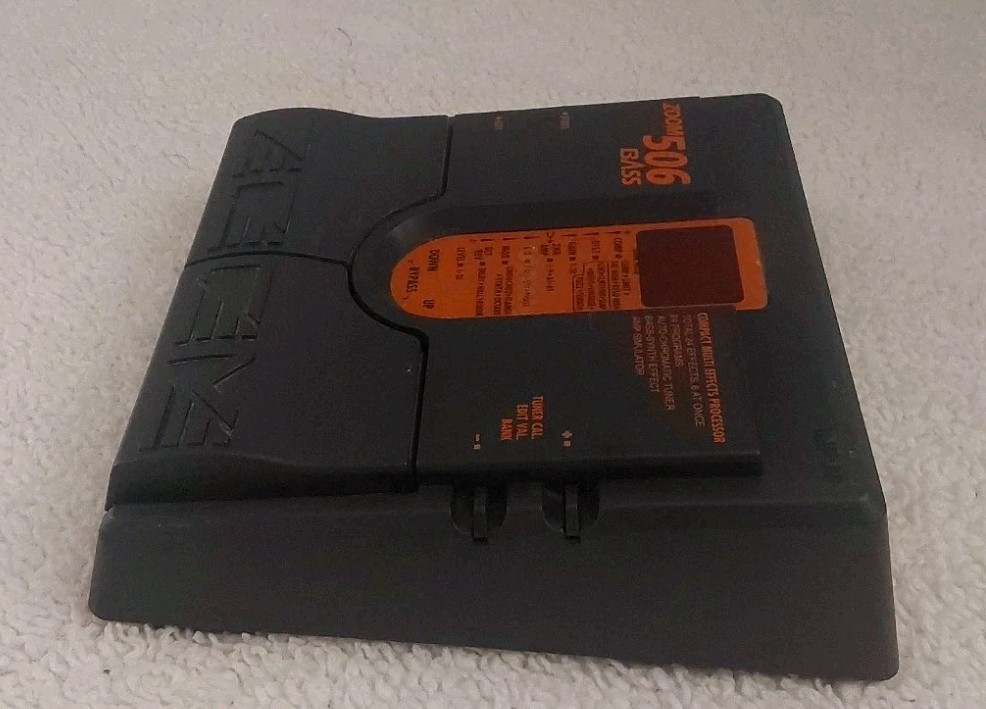 Zoom 506 Bass Multi-Effects Processor Pedal Guitar