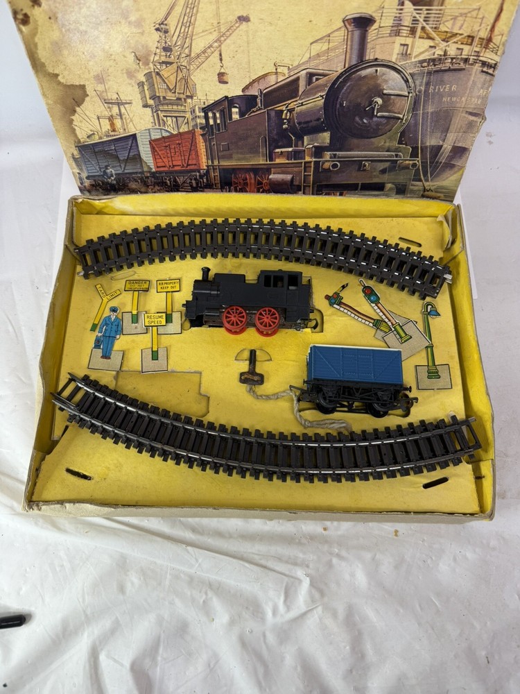 W/ KEY & BOX! Vintage Triang Railways Dockmaster Clockwork Train Set HO/OO RS.70