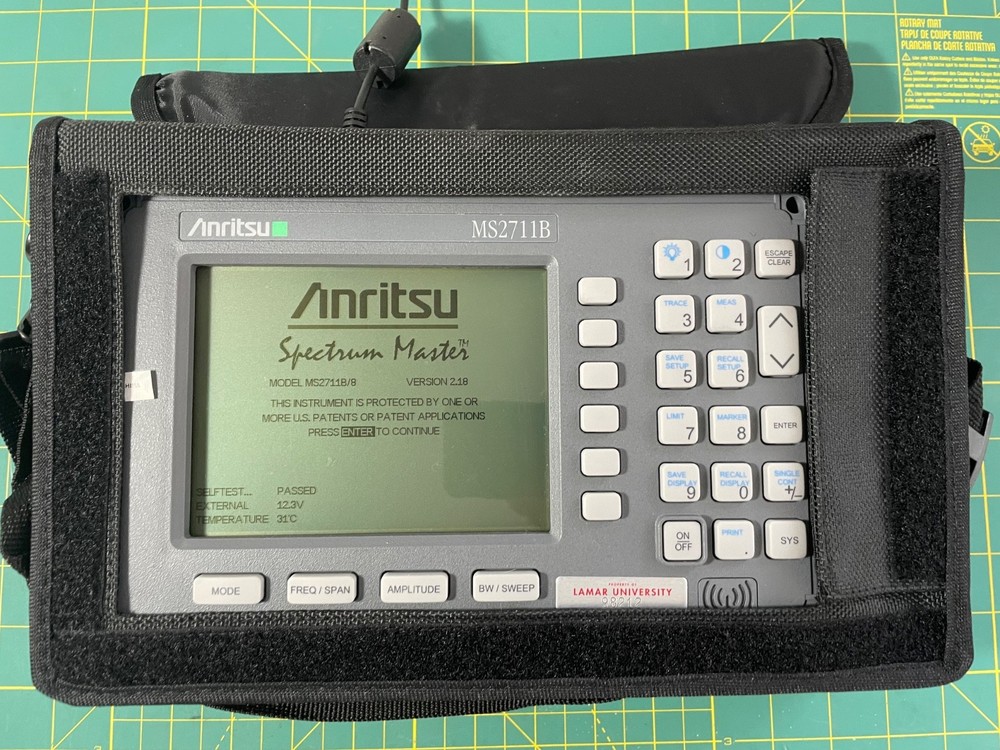 Anritsu Hand Held Spectrum Analyzer MS2711B w/ Case