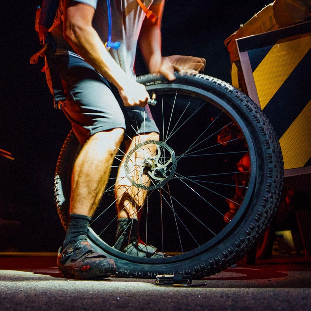 Blackburn Wayside Co2 Thread On Inflator Black