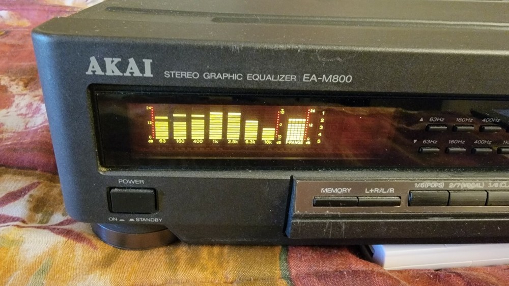 Akai EA M800 very rare Graphic Equalizer Spectrum Analyzer 220 Volts