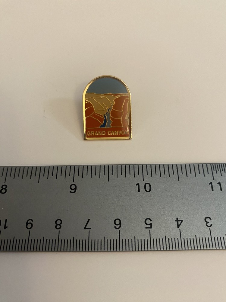 Grand Canyon Lapel Pin P72