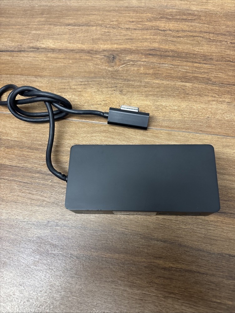 Microsoft Surface Model 1661 Docking Station￼