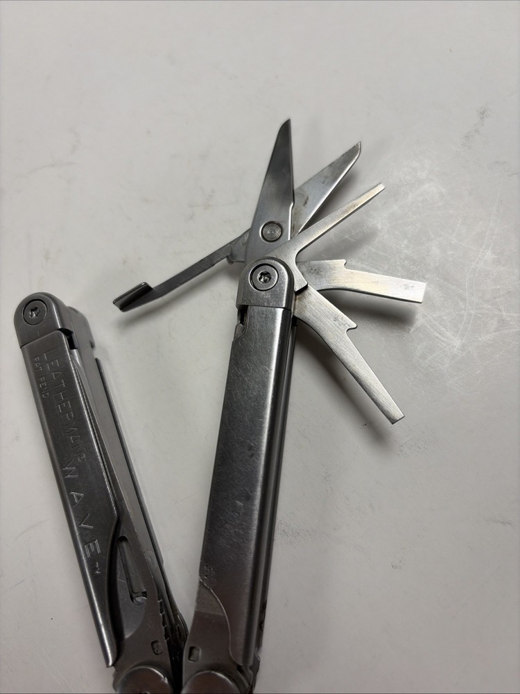 LEATHERMAN WAVE MULTITOOL Used with some light wear