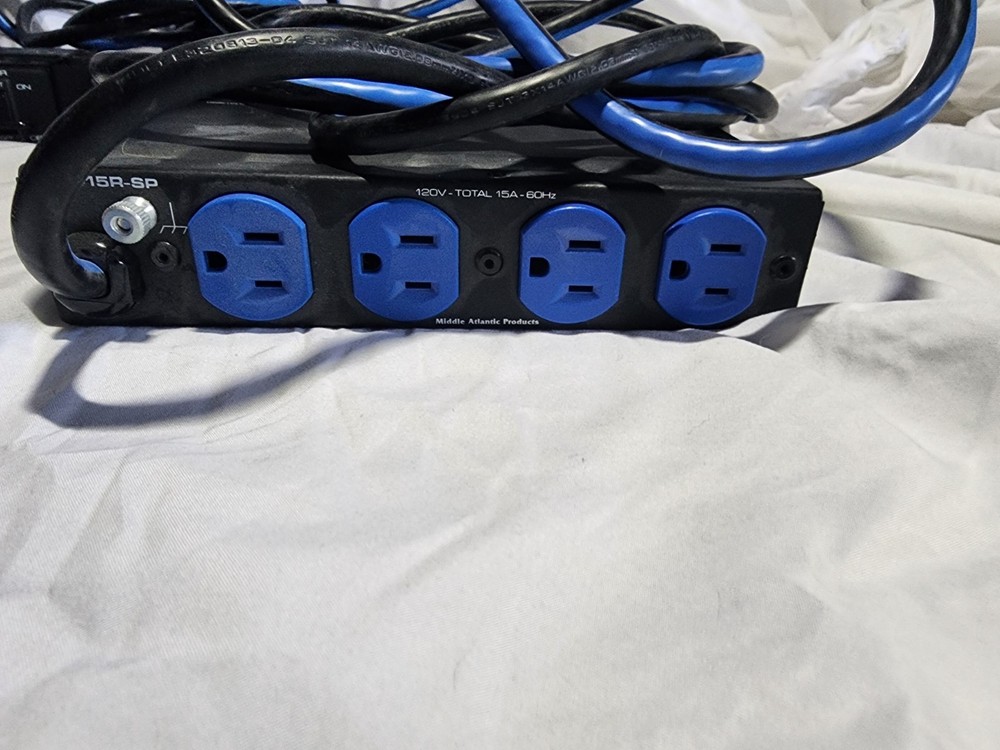 Middle Atlantic PD-415R-SP 15 Amp Half Rack Surge Protector