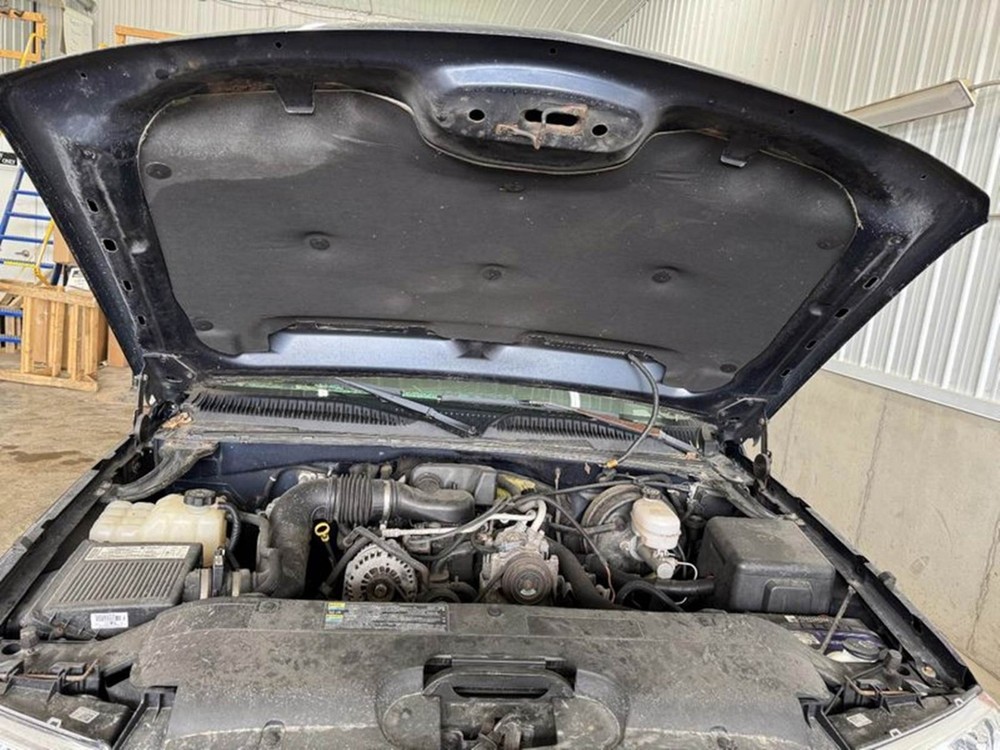 2006-2007 Chevy Silverado 1500 2500 Pickup Engine Fuse Box