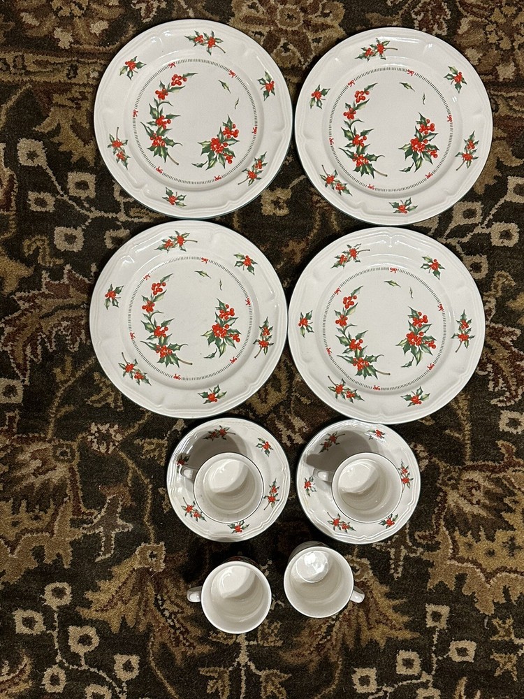 Tabletops Unlimited Christmas Dinnerware With Holly Design