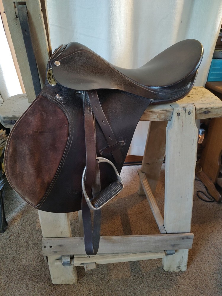 Silver Fox 17" English Saddle