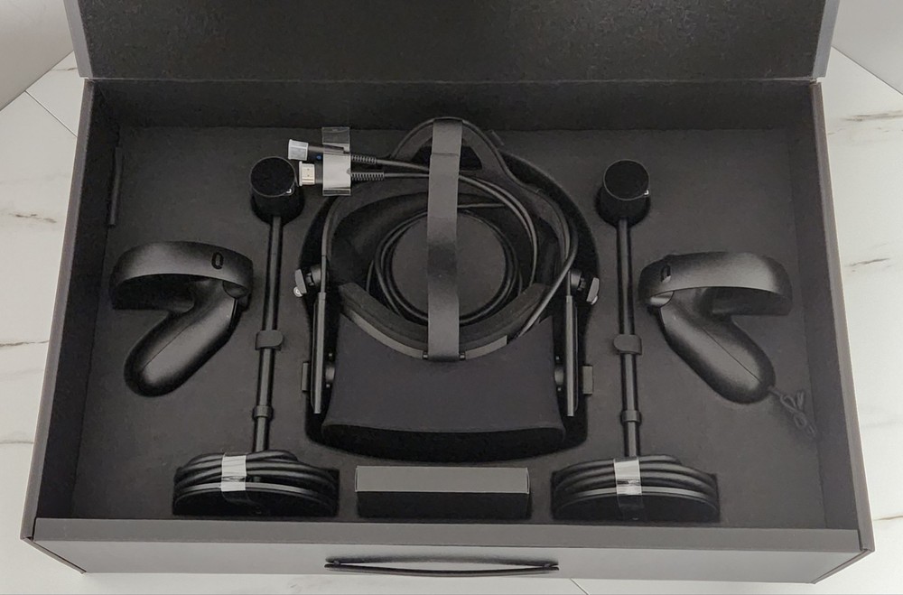 Meta Oculus Rift CV1 virtual reality headset system bundle Brand New Unused
