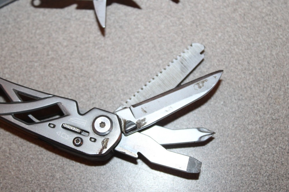 Gerber Suspension-NXT Multi-Tool 12 Tools 2 LOCKBACK BLADES 8970718E