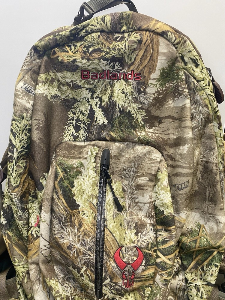 Badlands 2200 Hunting Backpack Camo EUC