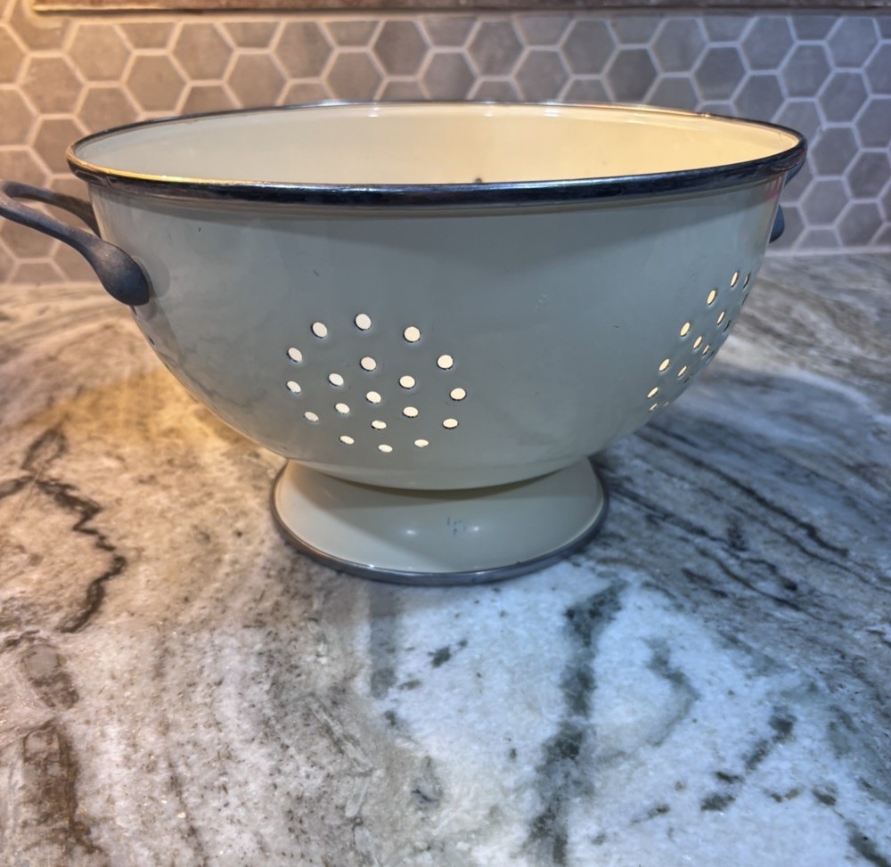 Vintage enamel colander with handle white