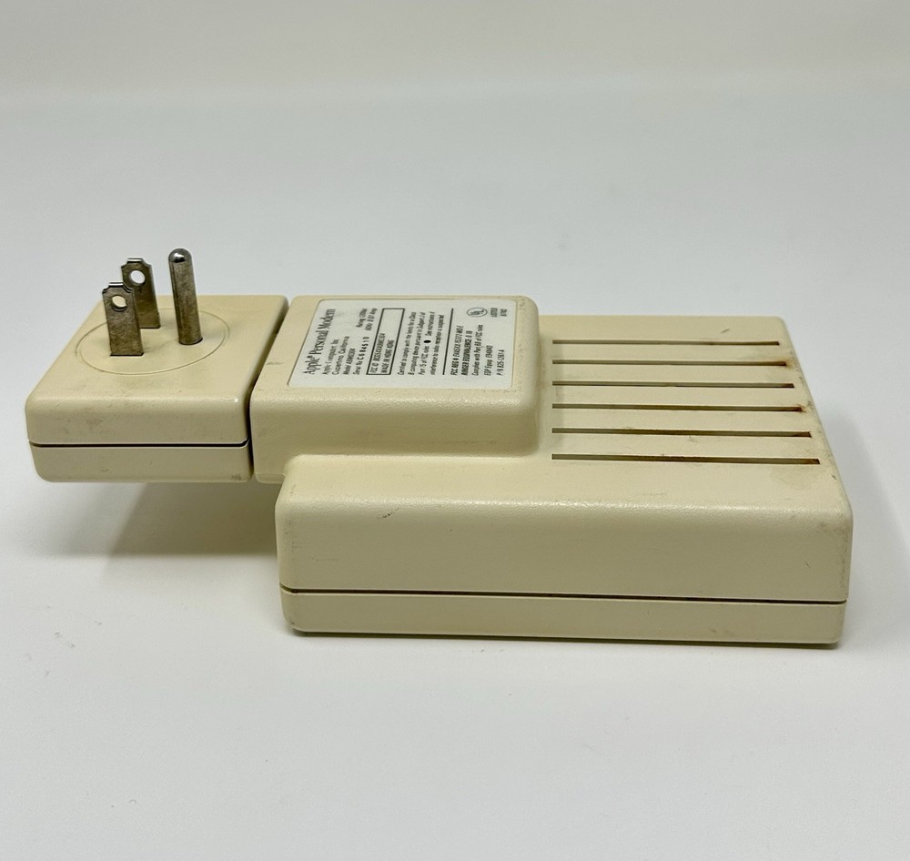 Apple Personal Modem 300/1200 Model A9M0304