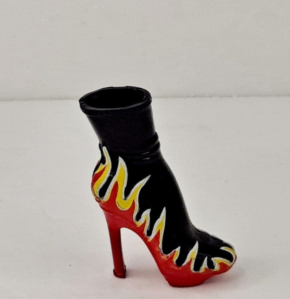 Rainbow High Ruby Anderson's Outfit #2 Replacement Boot SINGLE BOOT