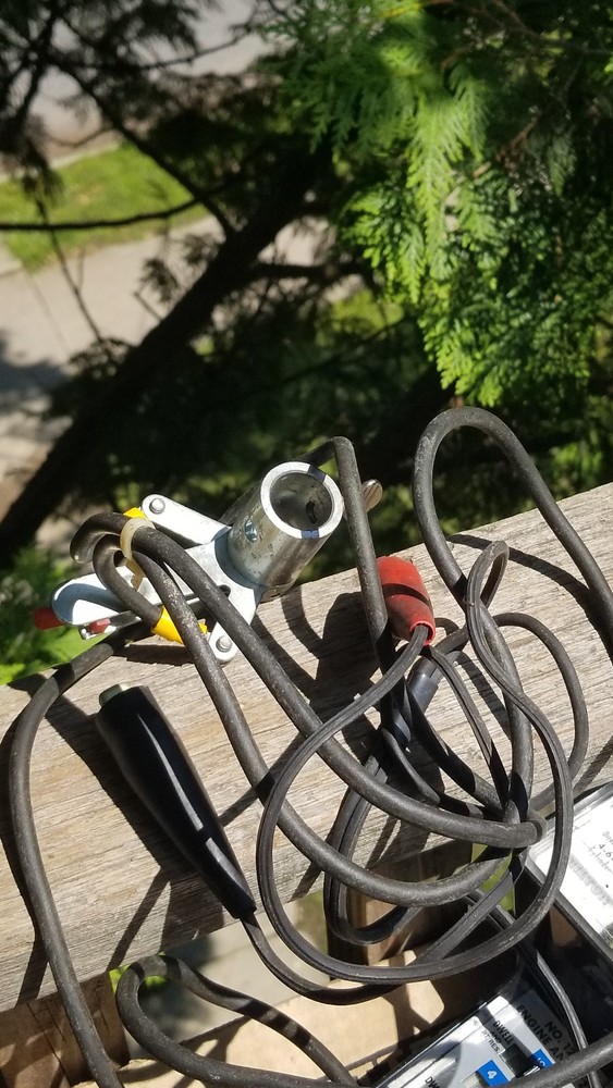 MILTON VINTAGE AUTO / CAR ENGINE ANYLIZER TESTER