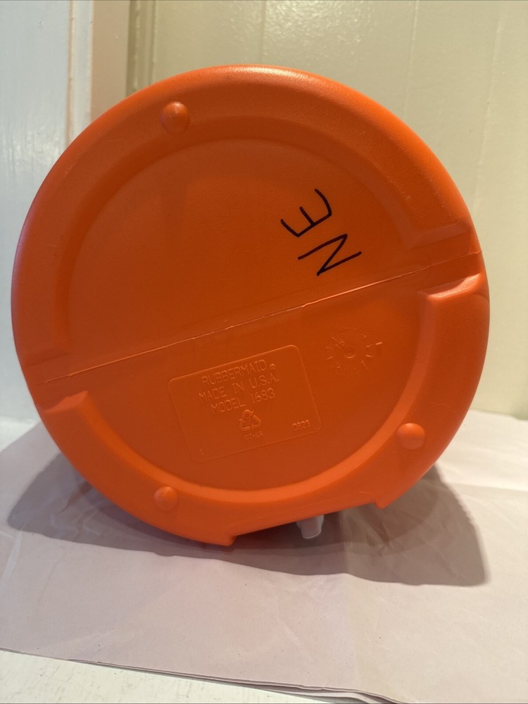 Rubbermaid Water Jug 3 gallon