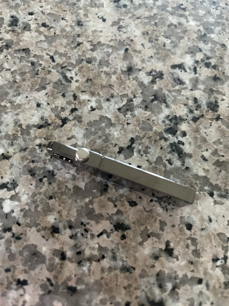 Engraved Linux Boot USB - Ubuntu Desktop, Server, Kubuntu, Xubuntu, Studio, MATE