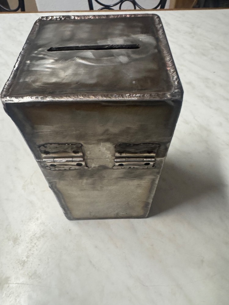 Handmade safe, 9.5 lbs with lock and key