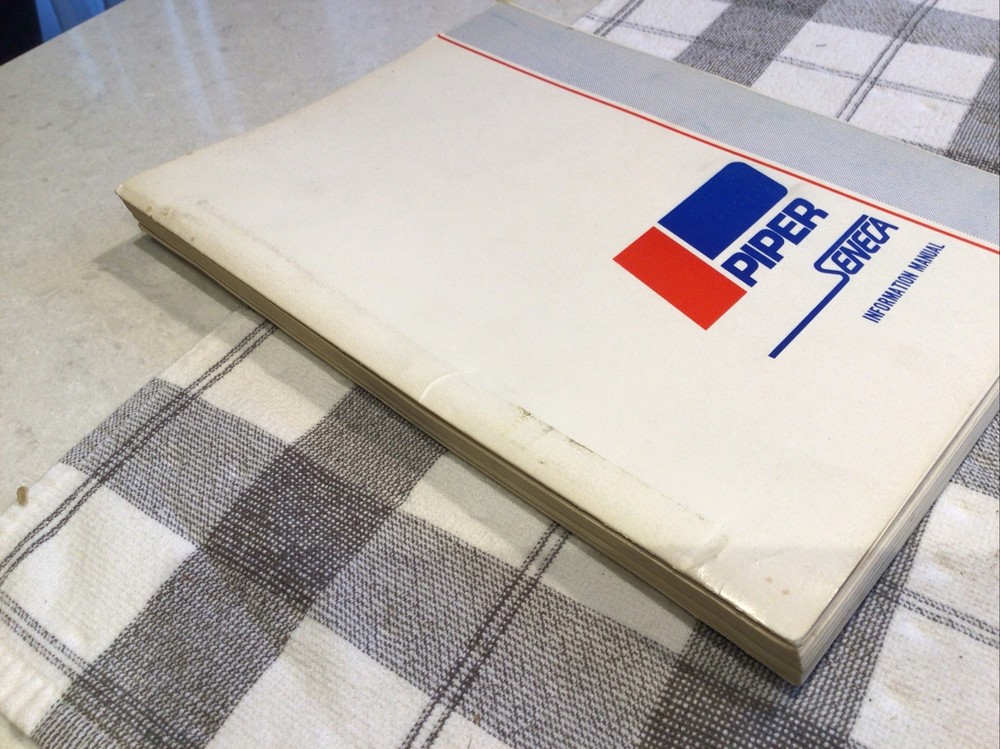 Piper Seneca Information Manual 753-815 1971