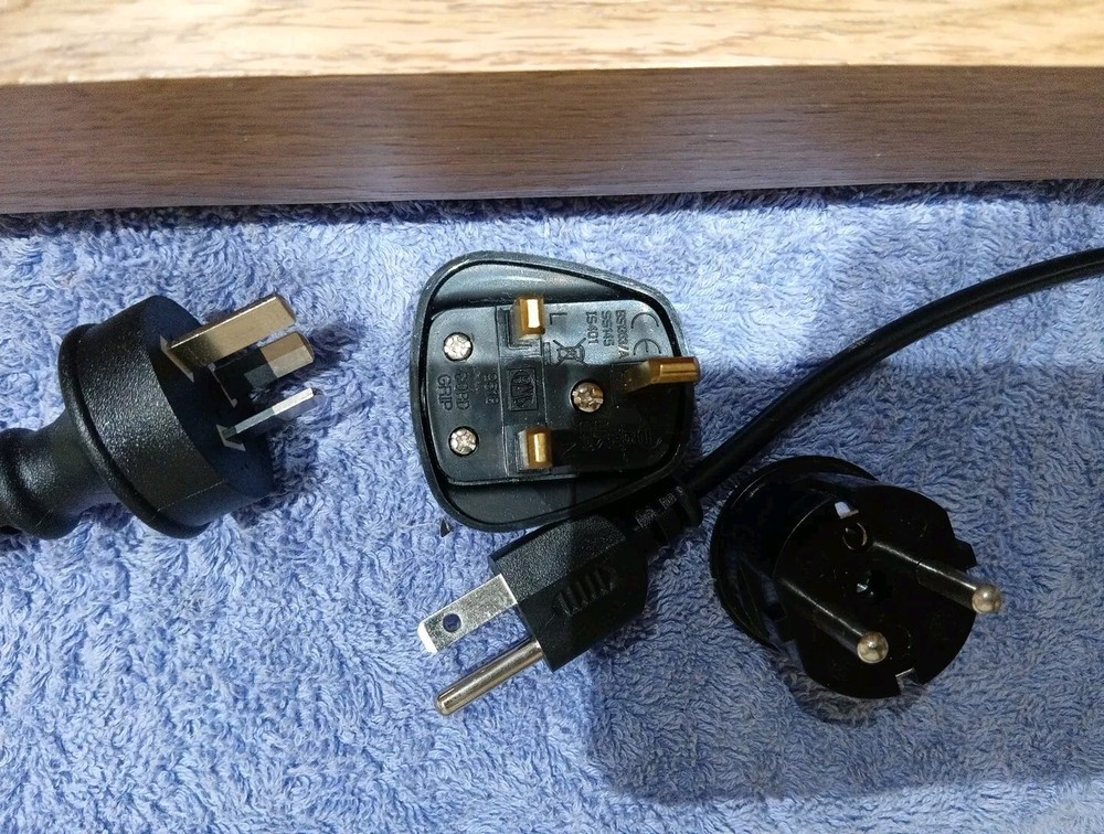 Linn Sondek LP12 Turntable