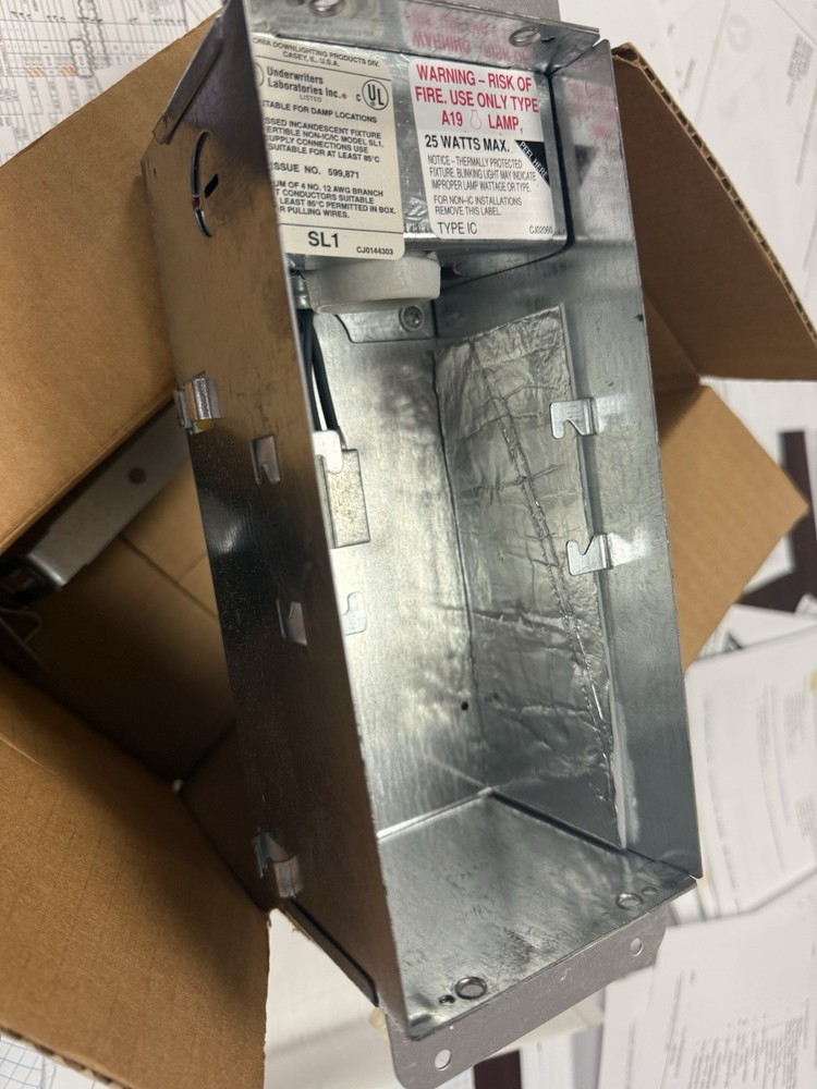 LITHONIA WHITE IC/NON-IC STEP LIGHT # SL1