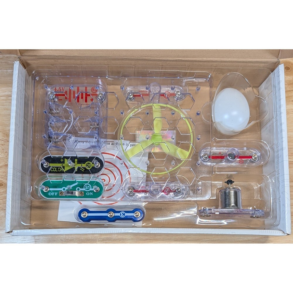 Snap Circuits Fundamentals SCF-20 Electronics STEM Kit 15 Parts 20 Projects