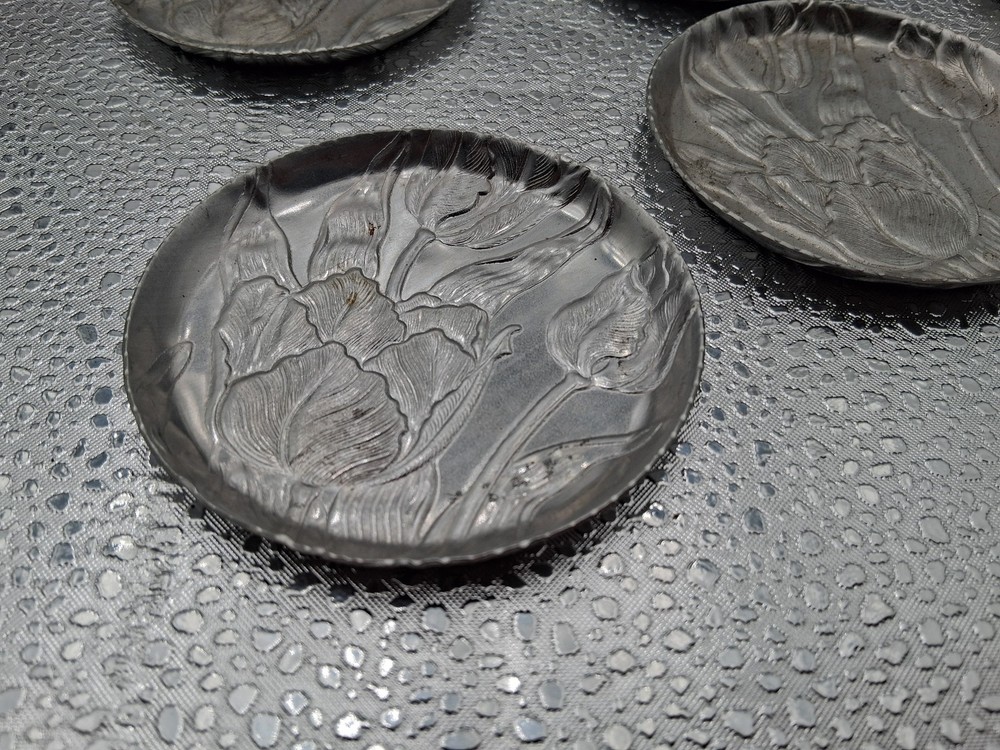 Hammered Aluminum 8 Coaster Set with Carrier - Cabbage Rose Design
